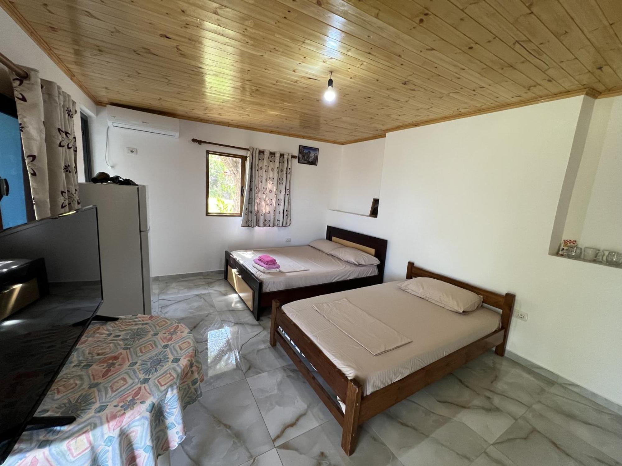 Oni Apartments Ksamil Buitenkant foto